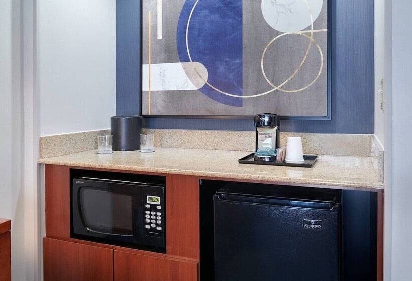 호텔 Courtyard Chicago Highland Park/northbrook