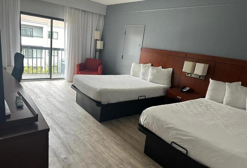 בית מלון כפרי Super 8 By Wyndham Dallas Love Field Airport