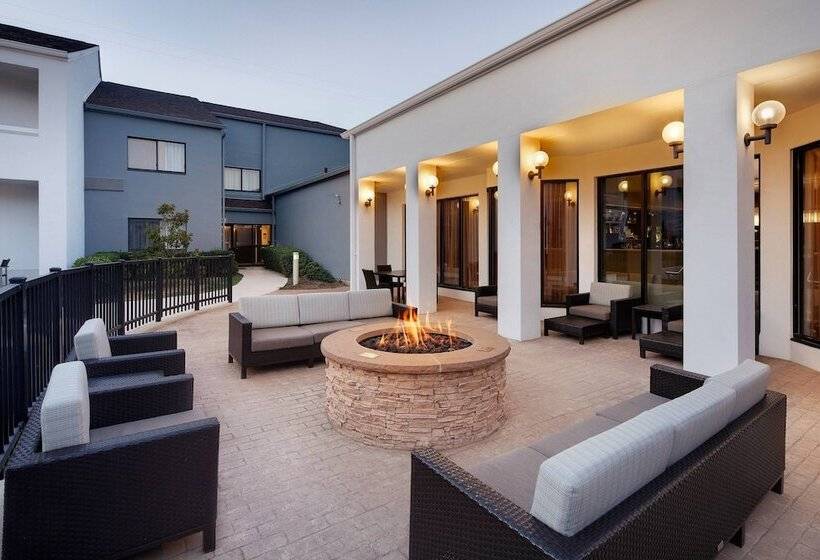 هتل Courtyard Dallas Addison Midway