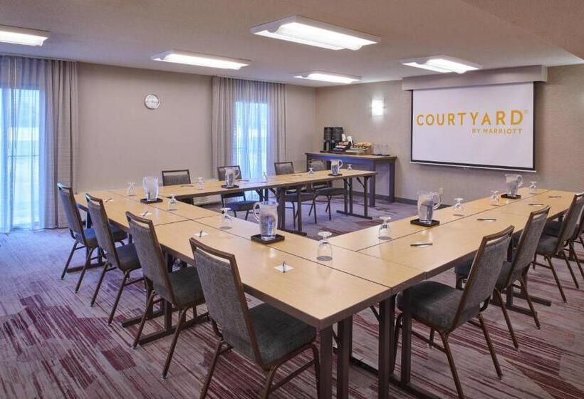 فندق Courtyard By Marriott Detroit Warren