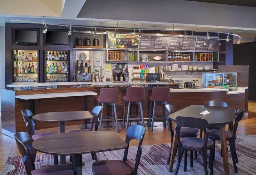فندق Courtyard By Marriott Detroit Warren