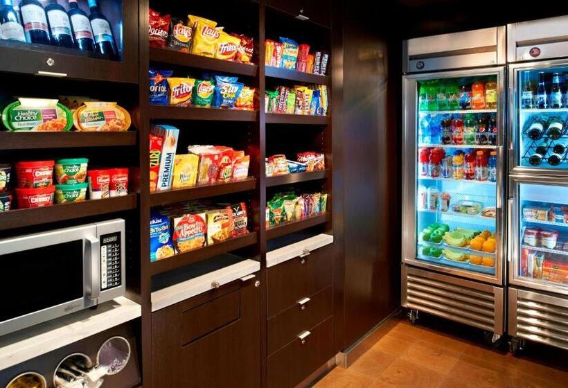 فندق Courtyard By Marriott Detroit Warren