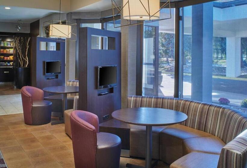 فندق Courtyard By Marriott Detroit Warren