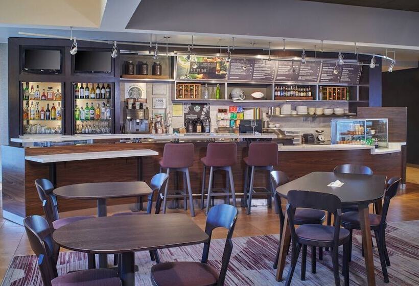 فندق Courtyard By Marriott Detroit Warren