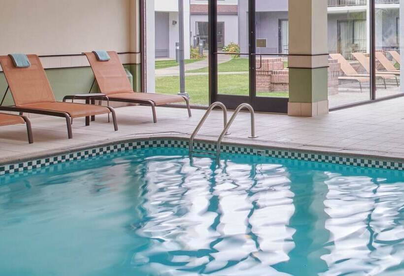 فندق Courtyard By Marriott Detroit Warren