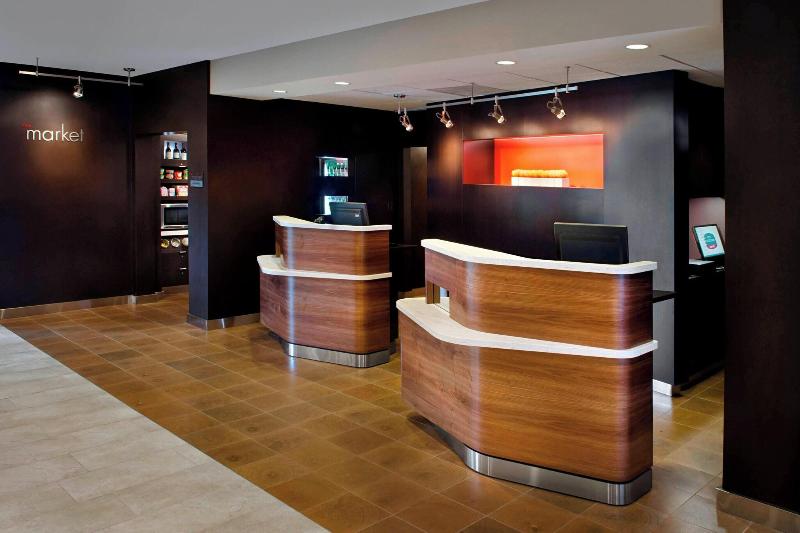 هتل Courtyard By Marriott Hartford Windsor Airport
