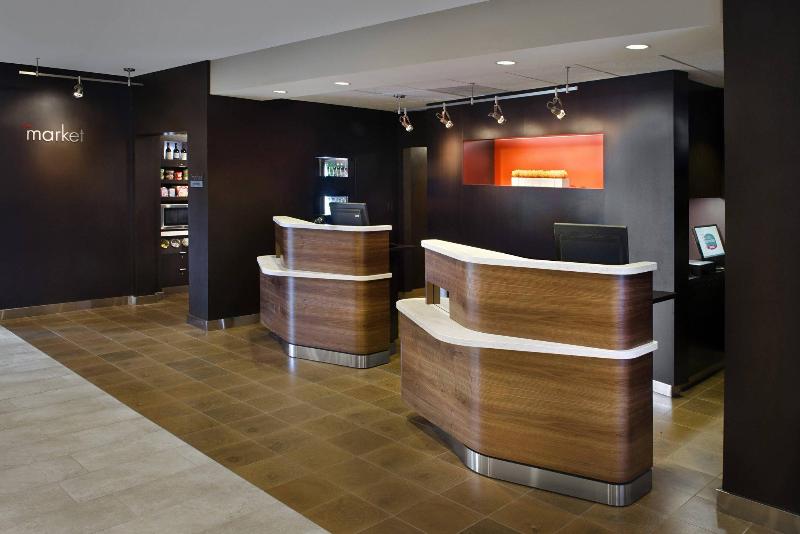 هتل Courtyard By Marriott Hartford Windsor Airport