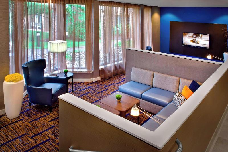 هتل Courtyard By Marriott Hartford Windsor Airport