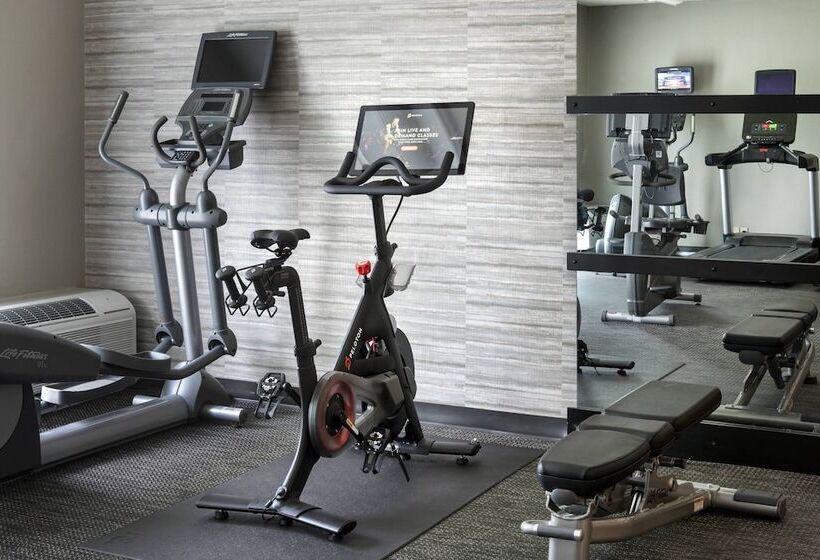 فندق Courtyard By Marriott Poughkeepsie