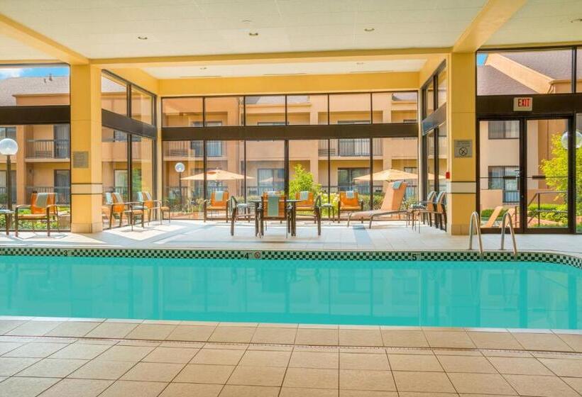 هتل Courtyard Chicago Deerfield