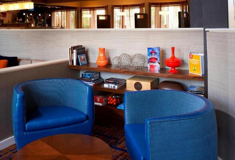 هتل Courtyard Chicago Deerfield