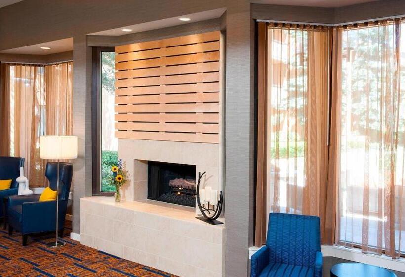 هتل Courtyard Chicago Glenview/northbrook