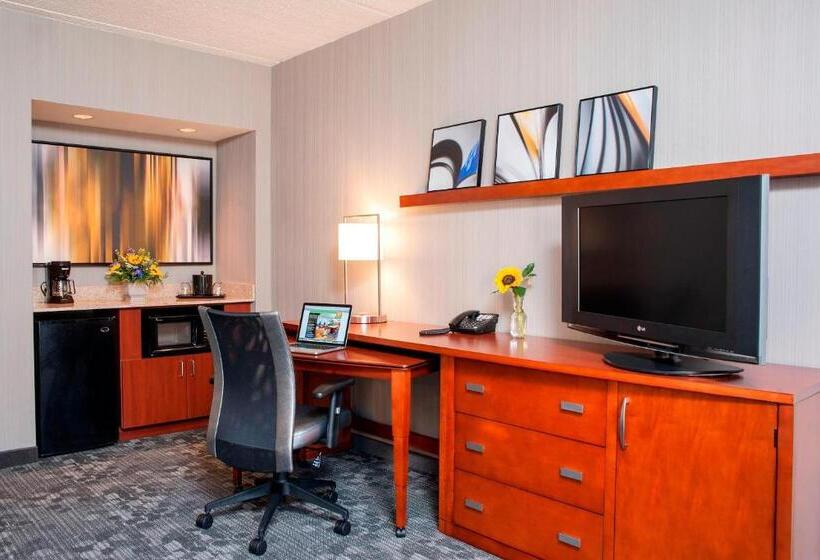 هتل Courtyard Chicago Glenview/northbrook