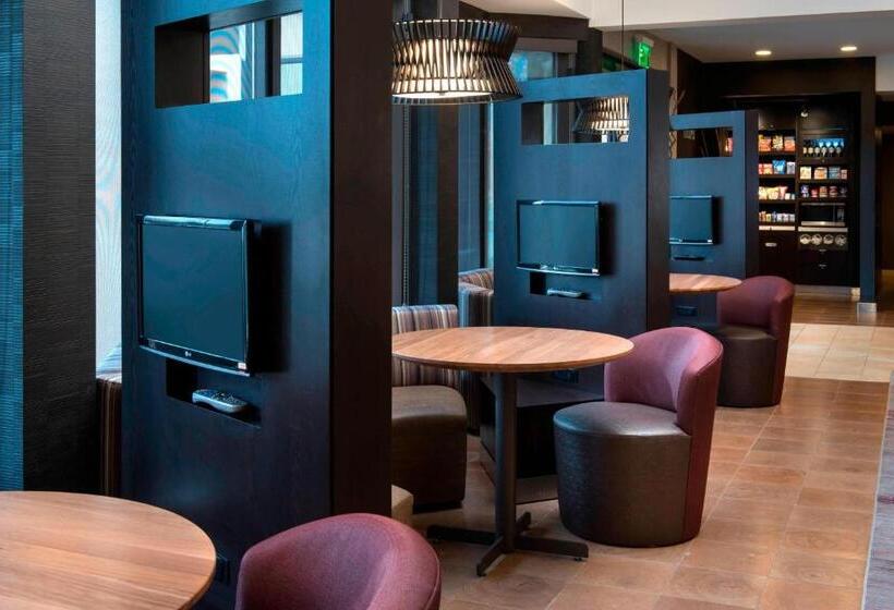 فندق Courtyard By Marriott Chicago Naperville