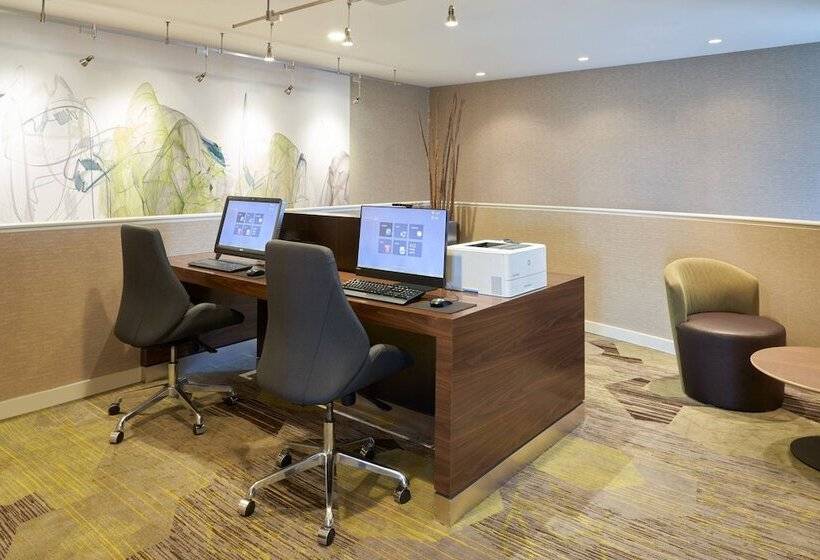 هتل Courtyard Chicago Wood Dale/itasca