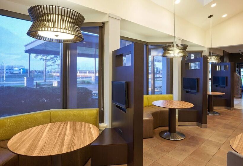 هتل Courtyard Chicago Wood Dale/itasca