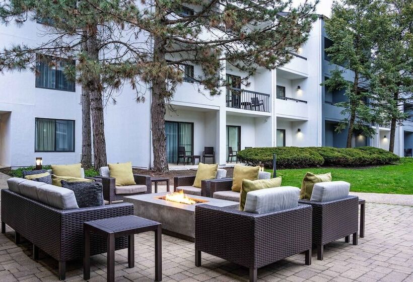 هتل Courtyard Chicago Wood Dale/itasca