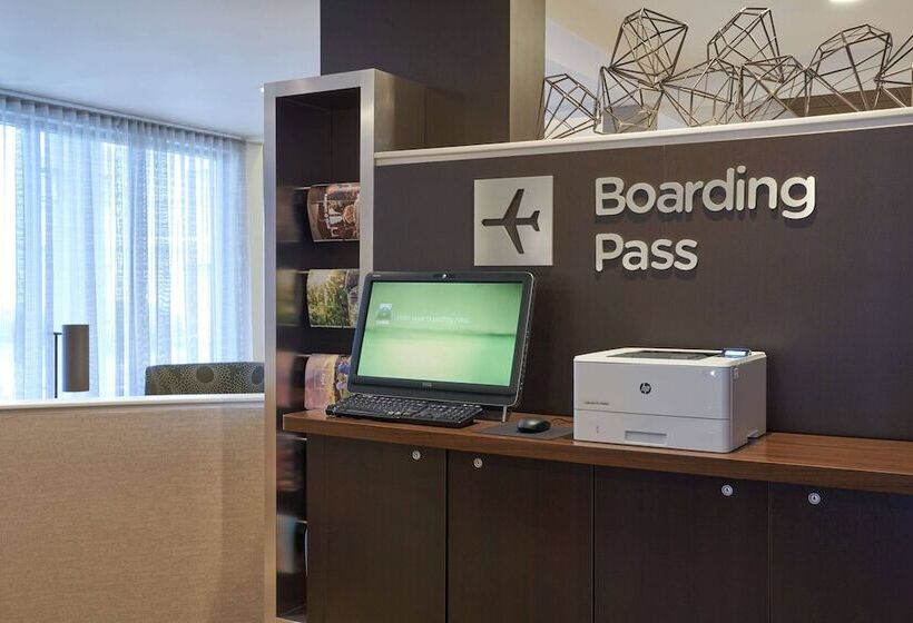 هتل Courtyard Chicago Wood Dale/itasca