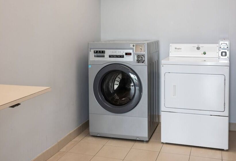 هتل Courtyard Chicago Wood Dale/itasca