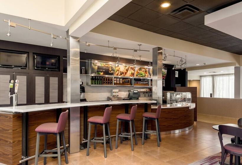 호텔 Courtyard Cincinnati Blue Ash