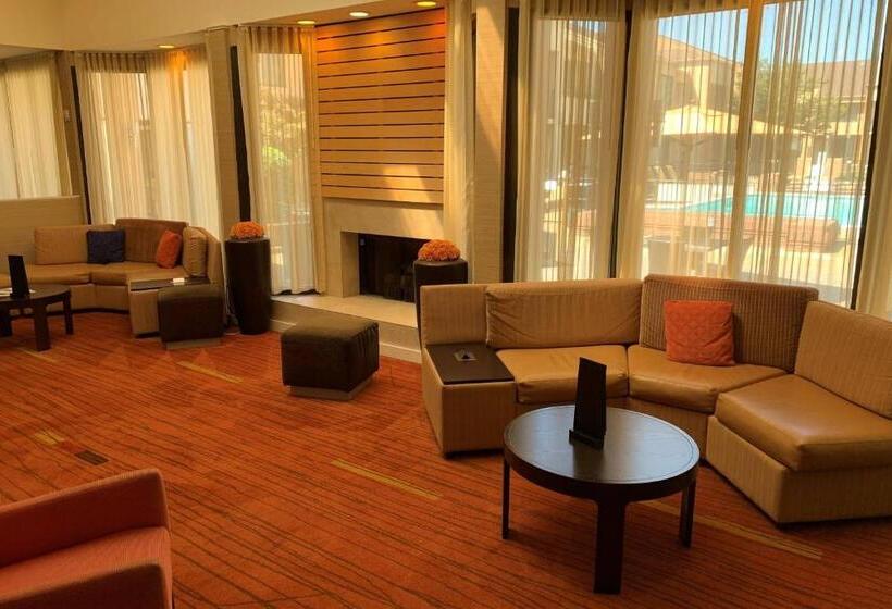 בית מלון כפרי Courtyard By Marriott Columbus