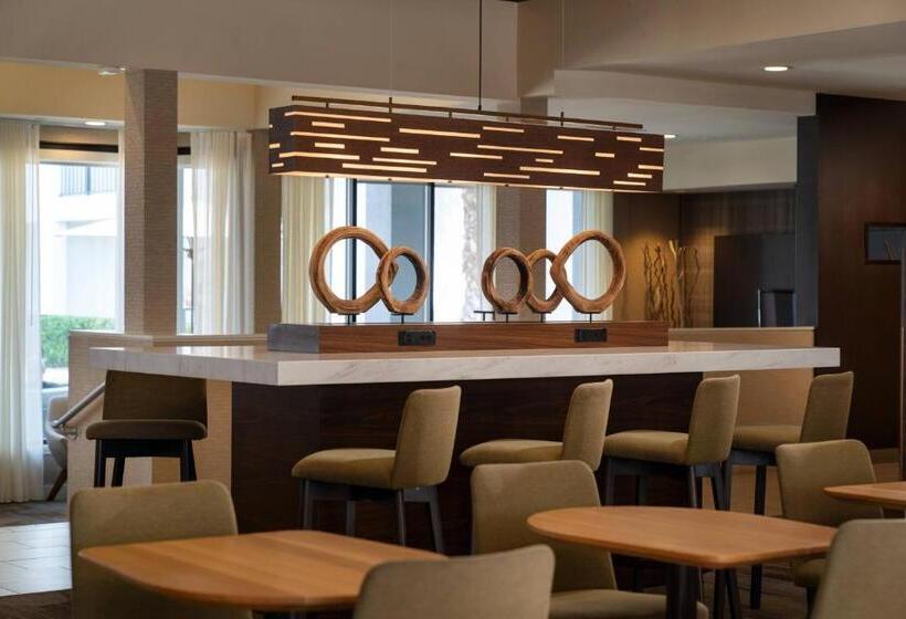 酒店 Courtyard By Marriott Fresno