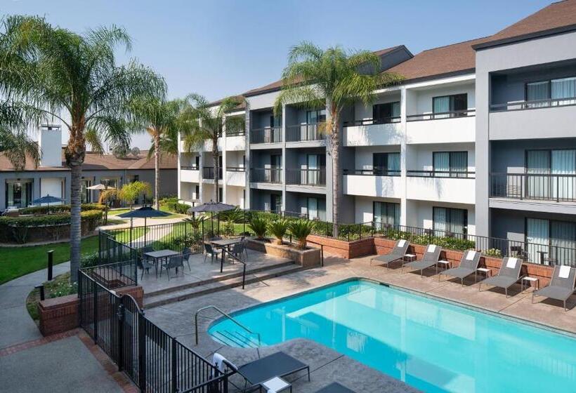 酒店 Courtyard By Marriott Fresno