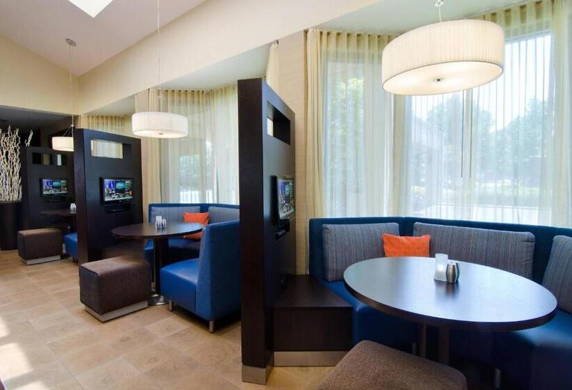 בית מלון כפרי Courtyard By Marriott Huntsville University Drive