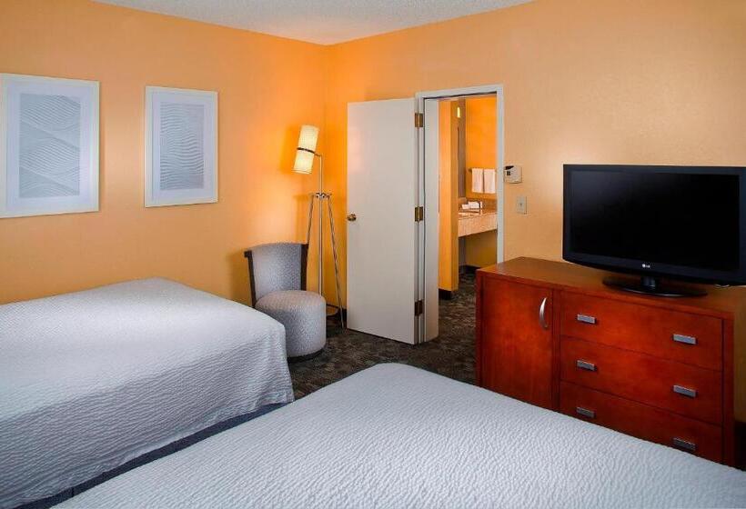 בית מלון כפרי Courtyard By Marriott Huntsville University Drive