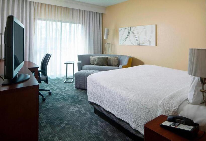 هتل Courtyard By Marriott Huntsville University Drive