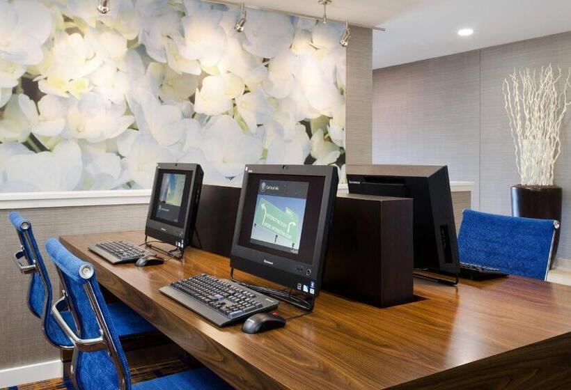 호텔 Courtyard Kansas City Overland Park/metcalf, South Of College Boulevard