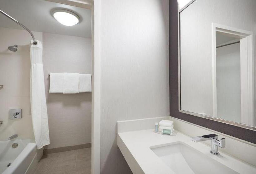 호텔 Courtyard Kansas City Overland Park/metcalf, South Of College Boulevard