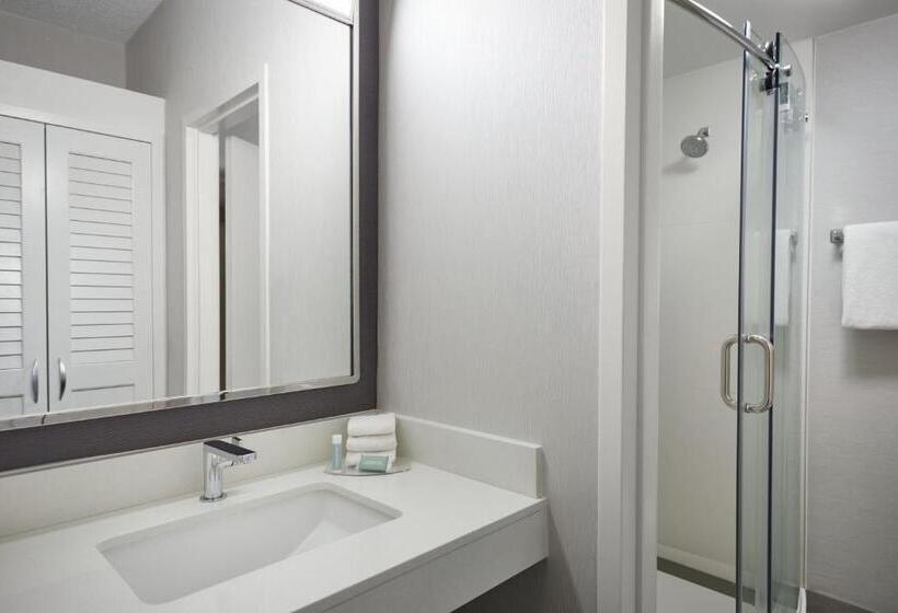 호텔 Courtyard Kansas City Overland Park/metcalf, South Of College Boulevard