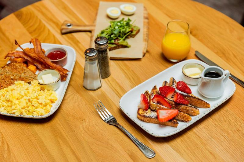 ホテル Courtyard By Marriott Lincroft Red Bank