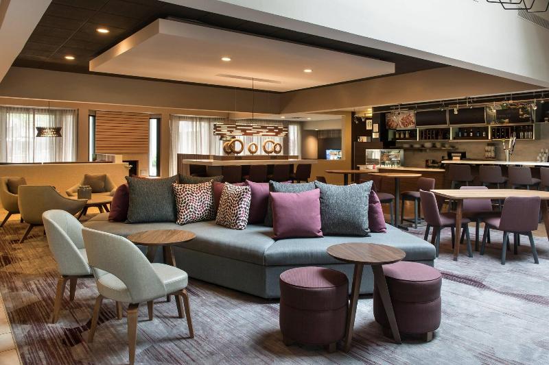 ホテル Courtyard By Marriott Lincroft Red Bank