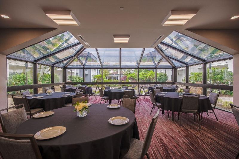 ホテル Courtyard By Marriott Lincroft Red Bank