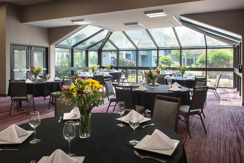 ホテル Courtyard By Marriott Lincroft Red Bank