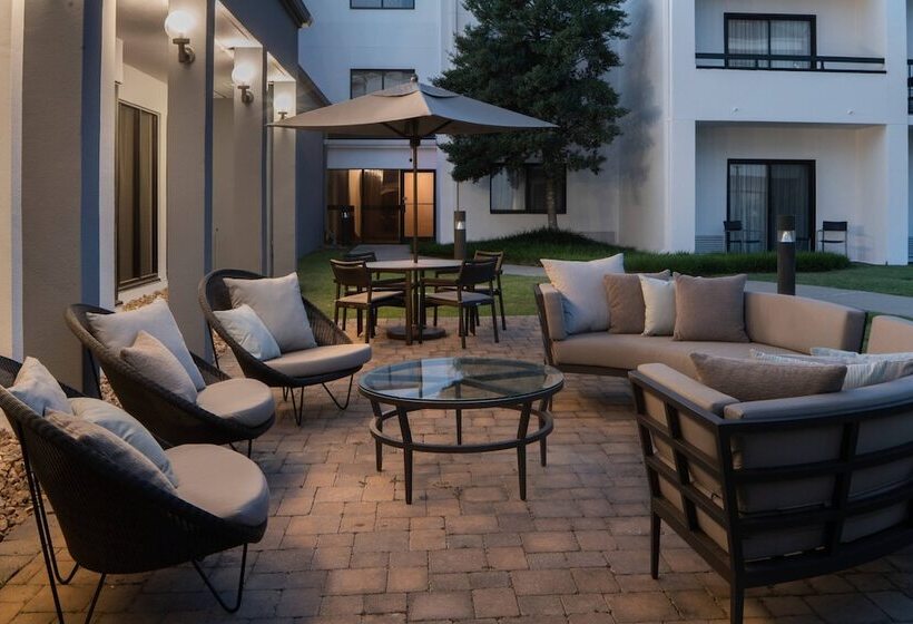ホテル Courtyard By Marriott Memphis East/park Avenue