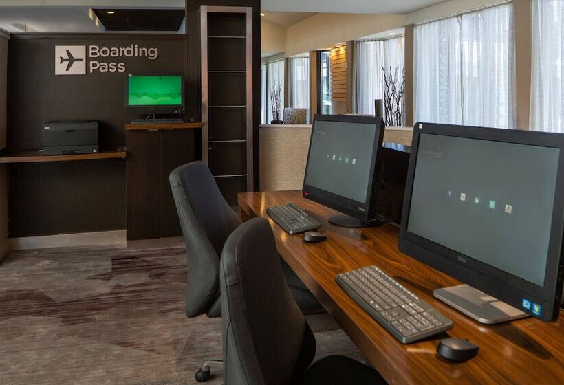 ホテル Courtyard By Marriott Memphis East/park Avenue