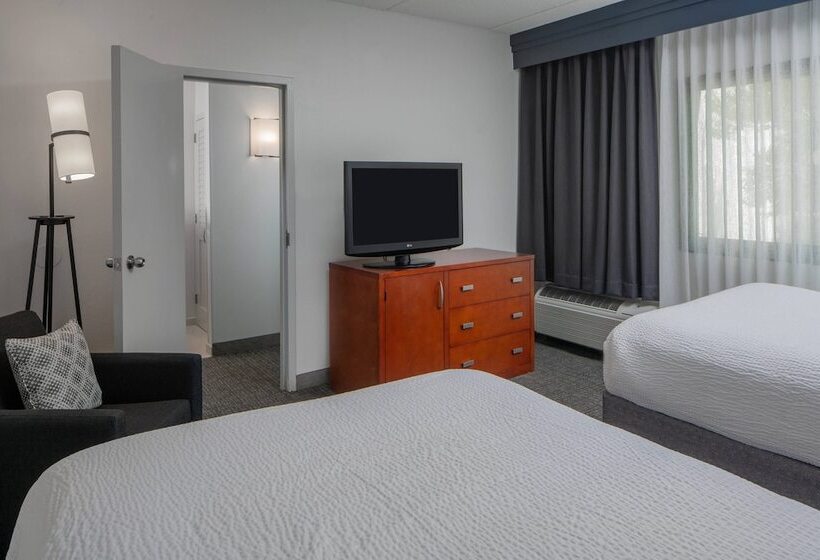 ホテル Courtyard By Marriott Memphis East/park Avenue