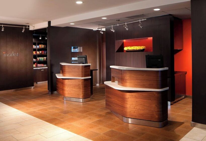 فندق Courtyard Miami Airport West Doral