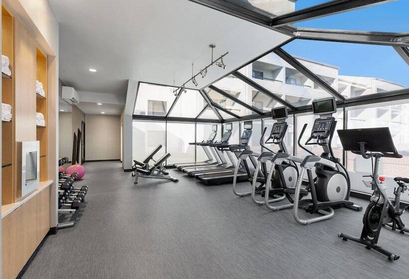 هتل Courtyard By Marriott Minneapolis St. Paul Airport