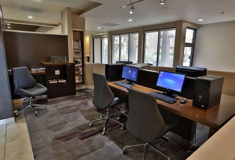 ホテル Courtyard Montgomery