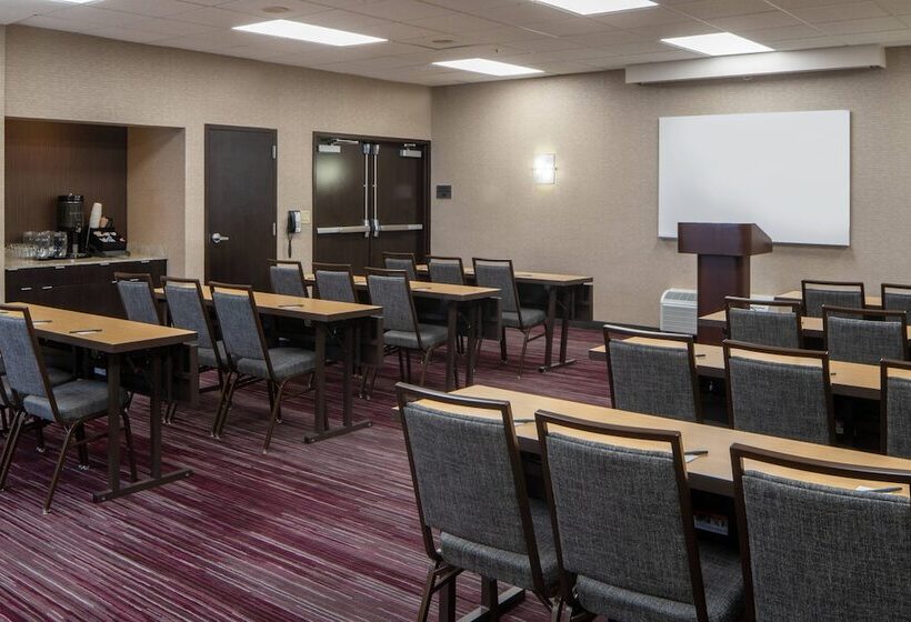 هتل Courtyard By Marriott Nashville Airport