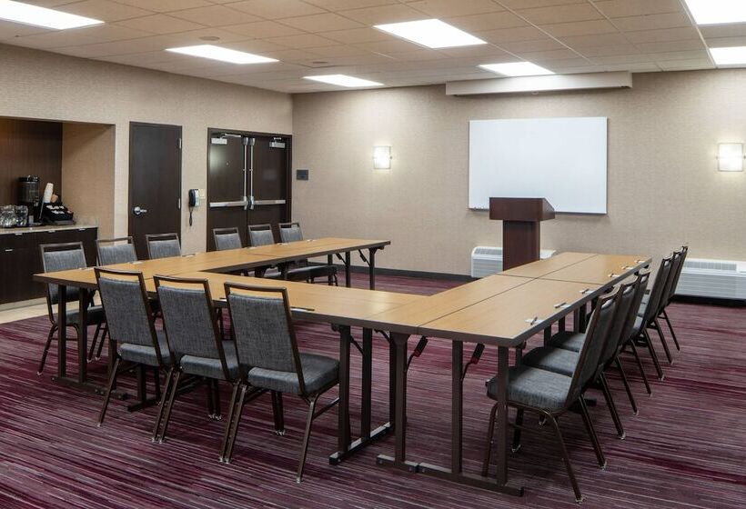 هتل Courtyard By Marriott Nashville Airport