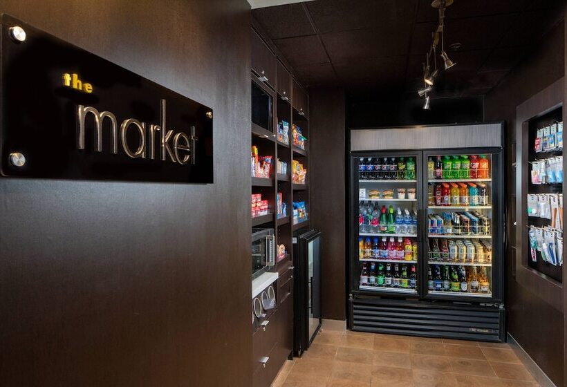 هتل Courtyard By Marriott Nashville Airport