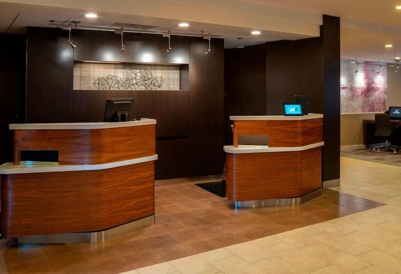 هتل Courtyard By Marriott Nashville Airport