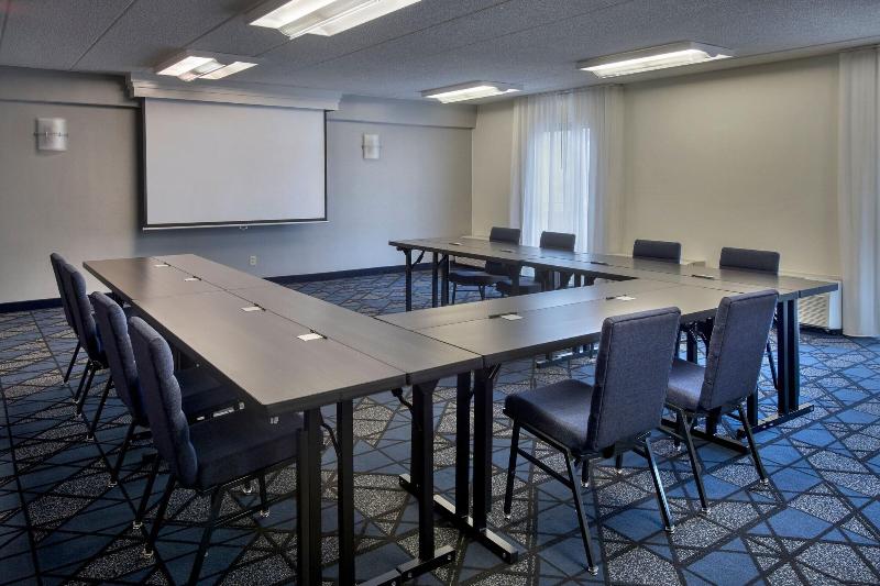 فندق Courtyard By Marriott New Carrollton Landover