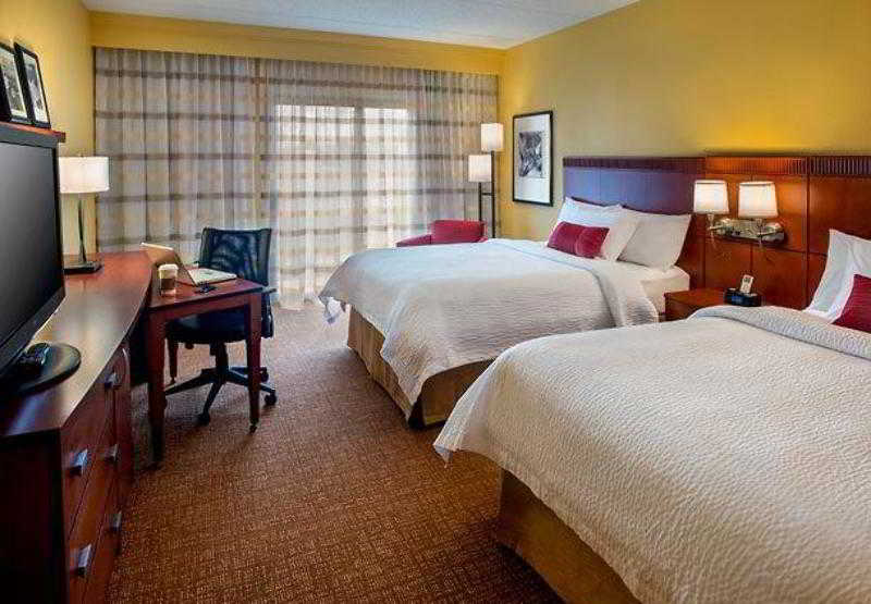 فندق Courtyard By Marriott Norwalk