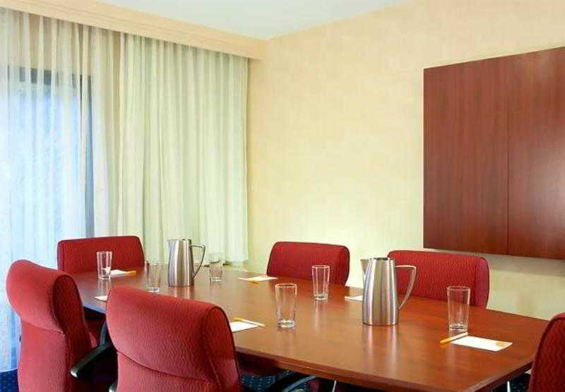 فندق Courtyard By Marriott Norwalk